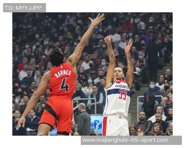 库里赞斯科蒂巴恩斯拼劲十足进攻篮板表现令人惊叹